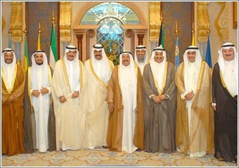 الأمير لأعضاء مكتب المجلس: نشدد على ضرورة تعاون السلطتين ويجب عدم دغدغة المشاعر في بعض القضايا البعيدة عن الواقع