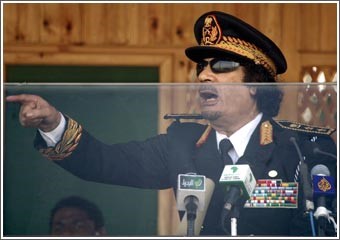 القذافي ينتقد أوباما: نأمل أن يكون هذا الأسود معتزاً بإفريقيته وبإسلامه