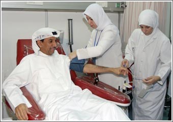 وزير الصحة: التبرع بالدم واجب وعمل إنساني لإنقاذ حياة الآخرين