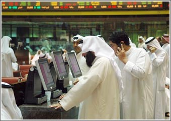 المؤشر يتجاوز حاجز الـ 15500 نقطة للمرة الأولى في تداولات قياسية