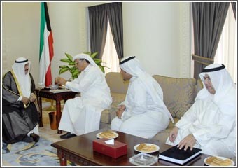 العلاج: رئيس الوزراء أبدى موافقته على شمول التأمين الصحي جميع الطلبة المبتعثين للخارج