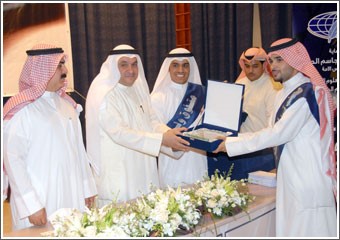 الظاهر: الشباب عماد المستقبل ويقع على عاتقهم مسؤولية دفع عجلة التنمية وتحقيق نهضة البلاد