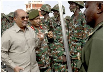 السودان يقر إنشاء محاكم محلية لمجرمي دارفور والبشير يتحدى اتهامات أوكامبو ويتعهد بتحقيق السلام