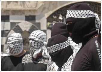 إسرائيل ترحّل الفارين إلى الضفة بدل إعادتهم لغزة