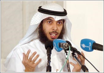 مشاري الخراز: كلما عرفنا أسرار الصلاة ومعانيها ازددنا خشوعاً وإيماناً وتقرباً إلى الله