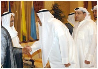 صاحب السمو وولي العهد وأسرة آل الصباح واصلوا استقبال المهنئين بشهر رمضان