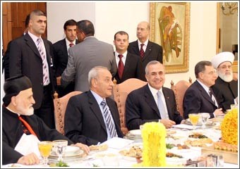 سليمان يدعو لاستئناف الحوار الثلاثاء المقبل ويوضح لمجلس الوزراء ما دار بينه وبين الأسد في دمشق 