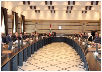 السنيورة: الأحداث الأمنية المتنقلة في لبنان دليل على وجود متضررين من المصالحات