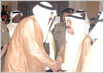 الأمير وولي العهد تقدما المصلين في صلاة العيد