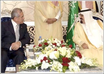 سليمان يطرح في الرياض العلاقات الثنائية وعون إلى طهران «للتعارف والصداقة»