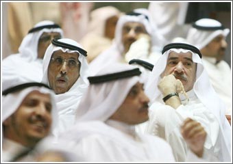الحكومة: مطمئنون لمتانة اقتصادنا ومستمرون في دعم البورصة ووزير المالية ينصح المتداولين: اتجهوا إلى الصناديق الاستثمارية