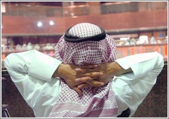 «ضغوط» أعاقت البورصة عن اللحاق بقطار الصعود الخليجي و«المركزي» و «البنوك» يقيّمون السيولة والأوضاع الائتمانية