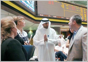 وفد «أميركي» يزور بورصة الكويت لمدة ساعة باصطحاب «جلوبل» 