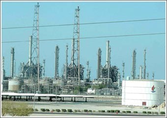 نفطيون لـ «الأنباء»: فقدان النفط الكويتي لـ 50% من قيمته يدق ناقوس الخطر