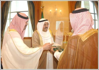 الحكومة مستاءة من قرارات «التشريعية» وواثقة من قدرة البورصة على التعافي