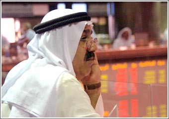 محللون: الافتقار لجهات رقابية يفاقم الأزمة المالية وغياب الشفافية دفع بزيادة الجهود لاستعادة الثقة