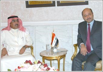 نائبا رئيس الوزراء العراقي أكدا خلال لقائهما وفد جمعية الصحافيين التزام القيادة بمعالجة الاستحقاقات السياسية ضمن الالتزامات الدستورية
