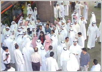 «بيان»: الضغوط السلبية استمرت على نشاط السوق خلال أكتوبر بالرغم من اتخاذ الحكومة مجموعة من الإجراءات للحد من تدهور الأوضاع