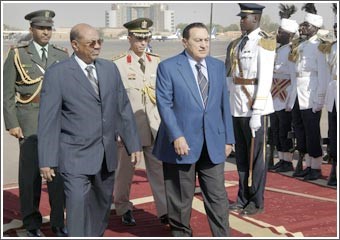 مبارك في أول زيارة لرئيس مصري إلى جوبا: حل أزمة دارفور من خلال مبادرة عربية ـ أفريقية 