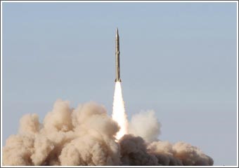 إيران تختبر بنجاح صاروخ «أرض ـ أرض» يصل مداه إلى إسرائيل