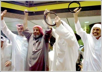 إيقاف التداول في البورصة سابقة تاريخية أحدثت ردود فعل متباينة