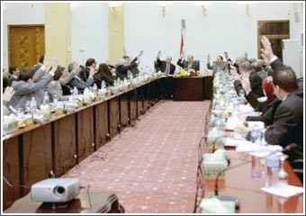 الحكومة العراقية تقر الاتفاق الأمني: انسحاب أميركي كامل في 2011