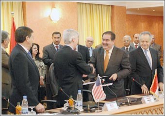 قائد أركان الجيوش الأميركية الأميرال مايكل مولن: الانسحاب من العراق مرتبط بالوضع على الأرض