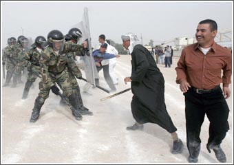 البرلمان العراقي ينهي القراءة الثانية للاتفاقية الأمنية والصدر يهدد باستهداف القوات الأميركية حال توقيعها