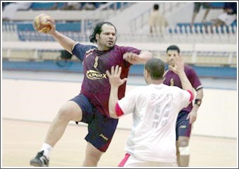 العربي للحفاظ على صدارة «اليد» أمام النصر