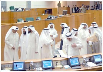 قانونيون لـ «الأنباء»: الاستجواب مستمر حتى قبول الاستقالة أو حل المجلس