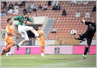 العربي يواصل تقدمه ويهزم كاظمة بهدف