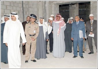 الخالد تفقد المبنى الجديد لـ «الداخلية» في صبحان: صرح شامخ يضم أكثر التخصصات الأمنية تطوراً