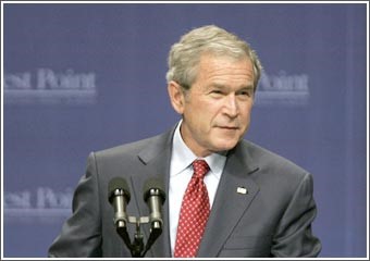 بوش: على بن لادن والظواهري البقاء تحت الأرض للنجاة بحياتيهما