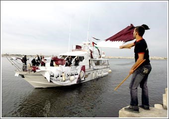 «الكرامة» أول سفينة عربية لكسر حصار شاطئ غزة