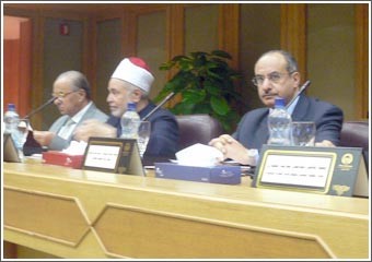 الحمد: مشروع «طالب العلم» لدعم الدارسين الوافدين في جامعة الأزهر برهان صادق على التقوى والعمل الصالح 