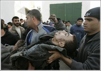 اليوم الـ 16 لحرب غزة: قنابل فوسفورية والجيش الإسرائيلي يطالب بتوسيع العمليات إطلاق نار في الجولان المحتل وإصابة ضابطين مصريين في غارة إسرائيلية على «رفح»