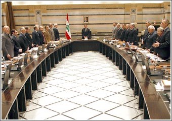 الصراع على جنس «القمم العربية» يحتدم في بيروت ويتحول إلى سجالات حكومية
