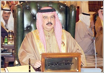 ملك البحرين: أهمية بناء أمة عربية قوية لمواجهة التحديات والمخاطر بإقامة علاقات اقتصادية متينة لتحقيق التكامل في إطار رؤية شاملة