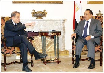 مبارك وسولانا بحثا تثبيت وقف النار وميتشل بدأ من القاهرة رحلة البحث عن السلام 