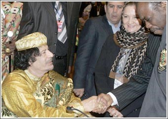 انتخاب معمر القذافي رئيساً للاتحاد الأفريقي لمدة عام
