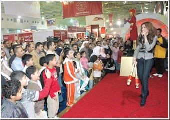 «الوطنية» استقبلت عملاءها على بساطها الأحمر ومنحتهم خدمات V.I.P