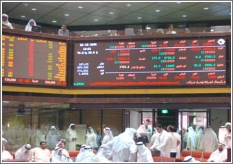 البورصة تخضع لتطورات مناقشة مجلس الأمة لقانون إنقاذ الشركات المتعثرة وسيل الاستجوابات لرئيس مجلس الوزراء يزيد من تداعيات الأزمة الاقتصادية