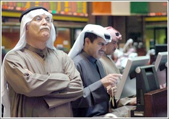 تذبذب حاد للأسعار وتأخر إقرار مشروع «الإنقاذ» في مجلس الأمة يشكّل ضغوطاً على نفسية المتعاملين ويزيد من هامش المضاربات