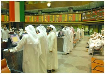 تطورات الأحداث داخل مجلس الأمة حول قانون الاستقرار المالي واستجواب رئيس الحكومة يتحكمان في التداولات اليومية للبورصة