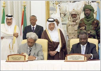 حكومة الخرطوم و«العدل والمساواة» توقّعان وثيقة تفاهم حول دارفور برعاية قطرية