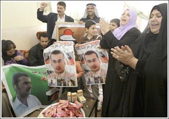 الحكم بسجن الصحافي الزيدي «قاذف بوش بالحذاء» 3 سنوات