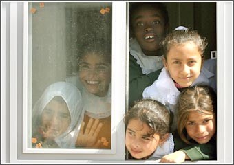 الخلافات تعصف بالحوار الفلسطيني والقاهرة تنهي مفاوضات اللجان الخمس