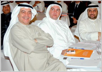الحاج: الأزمة المالية العالمية ترجع جذورها إلى الإفراط في منح القروض بالولايات المتحدة