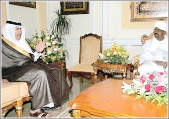 البشير يزور القاهرة اليوم والدوحة تجدّد الدعوة له للمشاركة في القمة