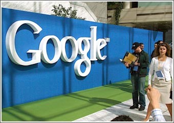 حملة دبي حجبت 500 كلمة بحث تقود لمواقع مخلّة والشرطة تطالب «غوغل» بالتصدي للإباحية والشذوذ والإرهاب